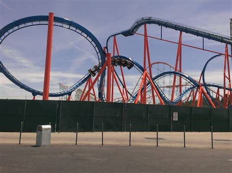 Scream Six Flags Magic Mountain Review Incrediblecoasters