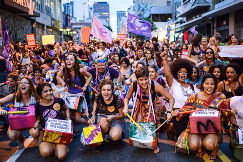 Fotos Dia De Luta Mulheres Realizam Protesto Por Direitos Feministas