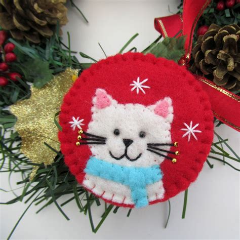 Festive Christmas Cat Felt Brooch Pin