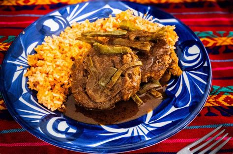 Cómo Hacer Carne De Puerco En Chile Pasilla Receta Fácil Y Deliciosa