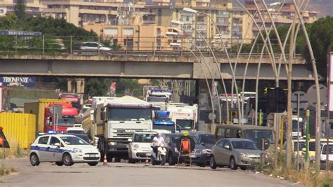 Palermo Al Via I Lavori Sul Ponte Corleone Auto Incolonnate In Viale