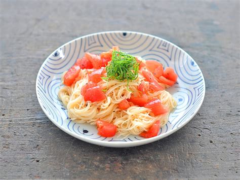 冷製トマトそうめんのレシピ！彩りと冷たさがポイント シンプル和食レシピ All About