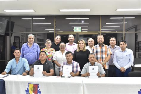 Entrega Diputada Marbella González Borrador De La Ley De Instituciones