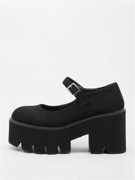 Minimalist Mary Jane Platform Chunky Pumps