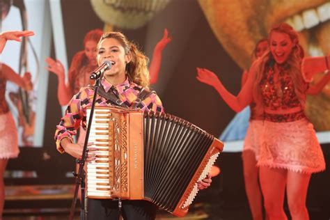 Lucy Alves vai apresentar Só Toca Top Safadão na Globo TV Cabo