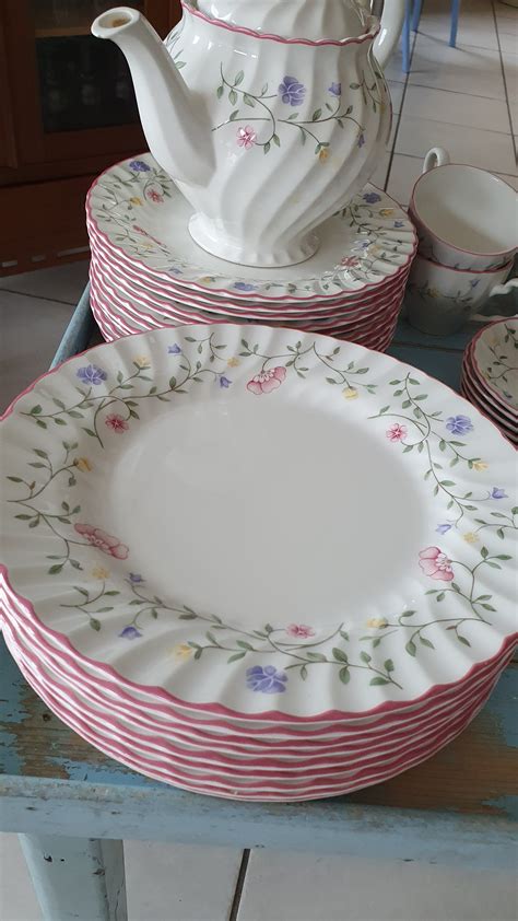 keskeny Csodálatra méltó Bizalmatlanság vaisselle en porcelaine