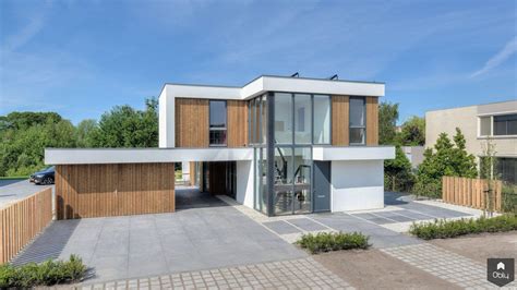 Moderne Villa Met Stucwerk En Houten Geveldelen Obly