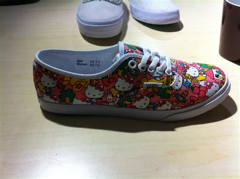 Vans x Hello Kitty - SMGLIFE