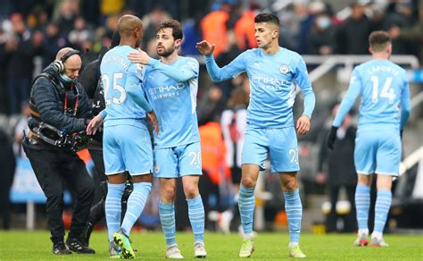 Manchester City Goleia O Newcastle Vence A 8ª Partida Seguida No Campeonato Inglês E Se Mantém