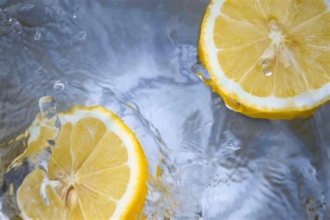 Lemon Water Benefits - 10 Reasons to Add it to Your Day