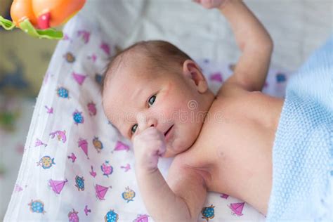 Neugeborenes Baby Tage Alt Stockfoto Bild Von Sch Tzchen Ausdruck