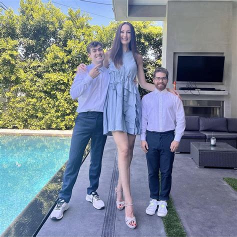 Ekaterina Lisina The Woman With The Longest Legs In The World 9GAG