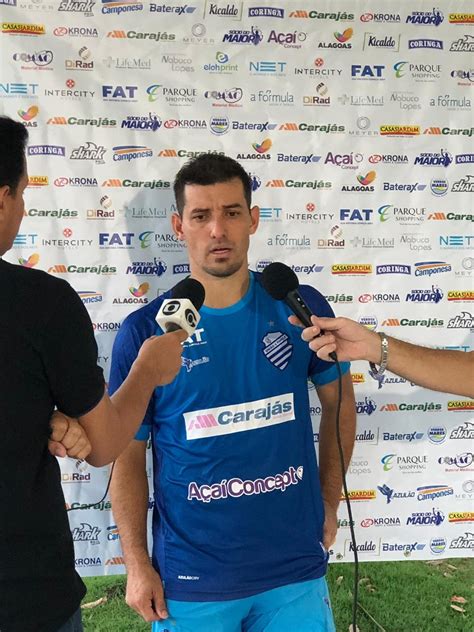 CSA desembarca em Maceió e lateral Rafinha projeta duelo o Avaí