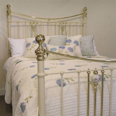 Cream Brass And Iron Bed With China Porcelain Decoration Mk54 At 1stdibs Antique Brass Bed