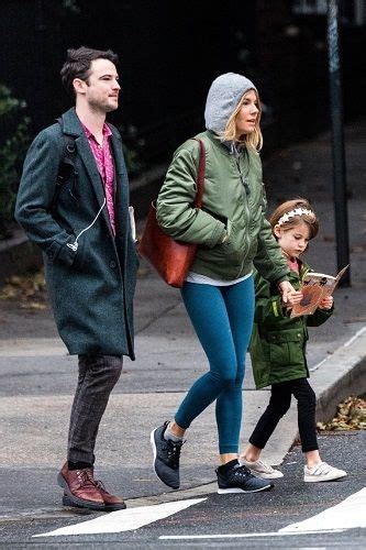 Marlowe Ottoline Layng Sturridge Tom Sturridge S Daughter Age Wiki School Bio The Boat