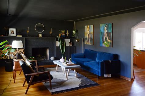 Black Wall Paint Living Room Inspiration | Apartment Therapy