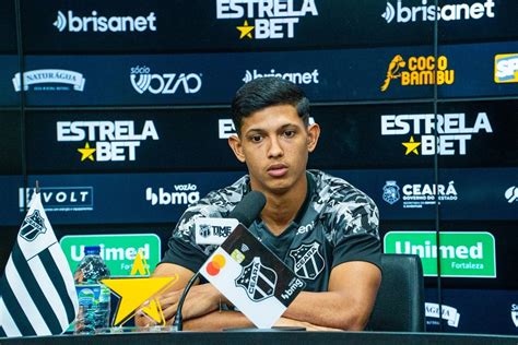 Erick Pulga Se Emociona Ao Falar De Momento Na Carreira A Camisa Do