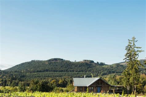 Discover the Wines, Wineries & Vineyards of British Columbia