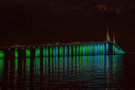 Bay Post Internet Sunshine Skyway Bridges New Light Display