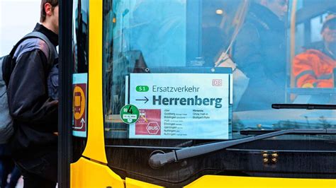 Startschwierigkeiten im Ersatzverkehr Busfahrer setzt Schüler an