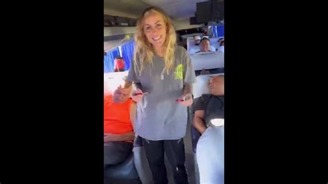 Qui N Es La Rubia En El Colectivo De Ulises Bueno Youtube