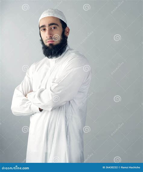 Hombre Musulmán Religioso árabe Aislado Foto de archivo Imagen de