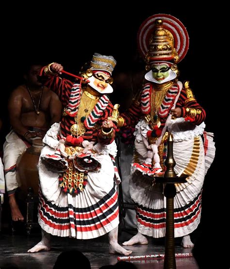 Kalidasa’s classic ‘Abhijnana Sakuntalam’ on Koodiyattam stage - The Hindu