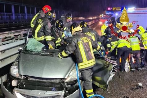 Intera Famiglia Distrutta In Un Incidente Sulla Tangenziale Di Milano