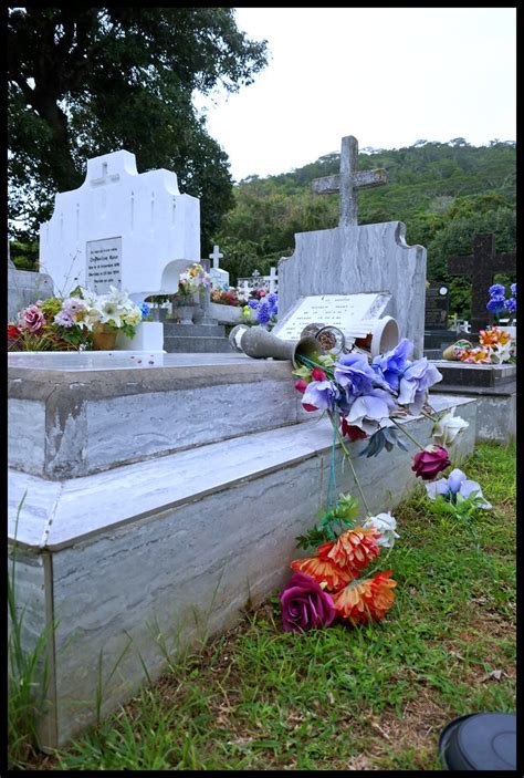 Sesel La Digue La Passe Cemetery Abudulla Saheem Flickr