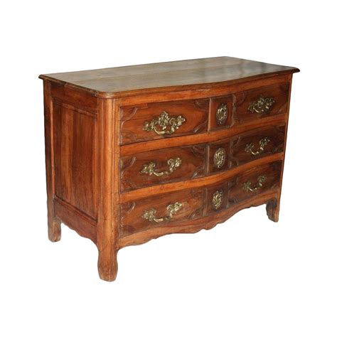 Commode galbée en noyer dépoque Louis XV XVIIIe siècle N 42747