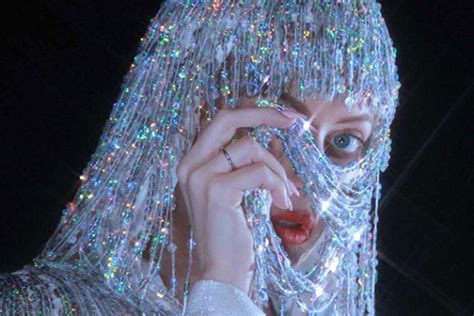 delia lanseaza single ul fata lu tata cu videoclip oficial