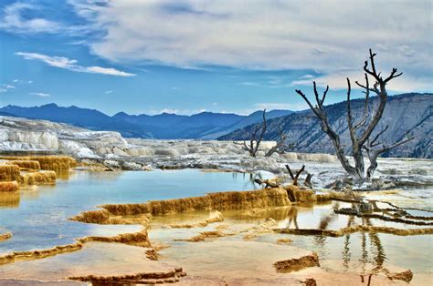 20 Must-See Attractions In Yellowstone National Park - Roaming Roadrunner