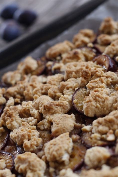 Einfacher Streuselkuchen Mit Zwetschgen Eiern Und Butter Rezept