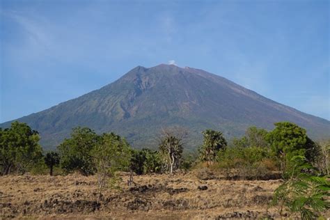 El Salvador To Use Volcano Energy For 1B Bitcoin Mining Park