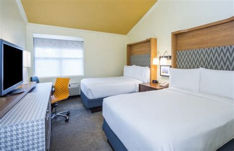 Holiday Inn Hyannis Hotel - Cape Cod : Rates, photos and reviews