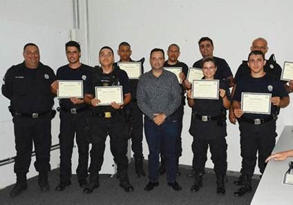 Agentes Da Gcm Recebem Homenagem E Elogios Por Repress O A