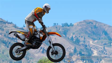 GTA 5 COURSE POURSUITE CONTRE UNE MOTO D ENDURO MEGA POUSUITE YouTube