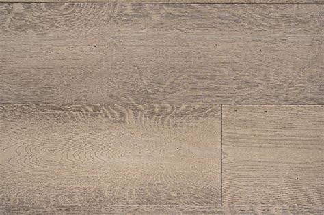 Parquet flottant Chêne contrecollé rustique verni brossé streey grey