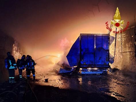 Sicilia Inferno Sull A Messina Palermo Nella Notte Le Foto Del Disastro