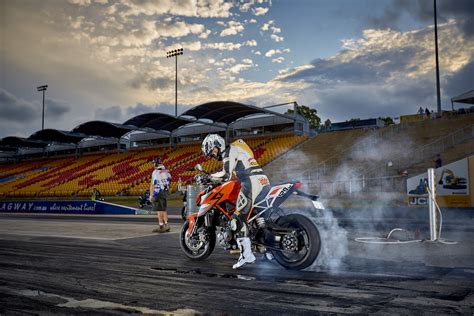 DRAG NIGHT - Australian Motorcycle News