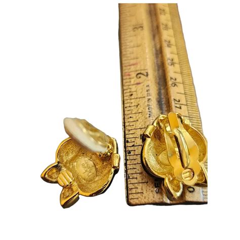 Vintage Signed Joan Rivers Enamel Heart Bow Clip Earrings A2392