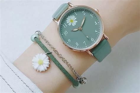 Elegansi Tangan Mungil: Pesona Jam Tangan Wanita - Pelita Pengetahuan