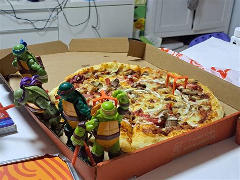 The Ninja Turtles on a big Pizza, Cowabunga! : r/TMNT