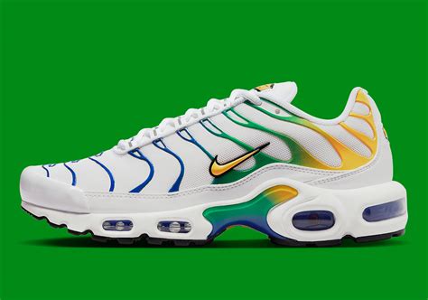 Nike Air Max Plus "Brazil" DZ3671-101 | SneakerNews.com