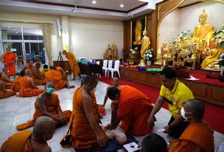 Thai Buddhist Monks Practice Cpr Cardiopulmonary Editorial Stock Photo