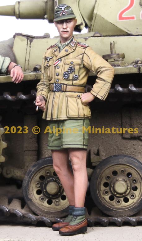 35310 German Dak Panzer Officer