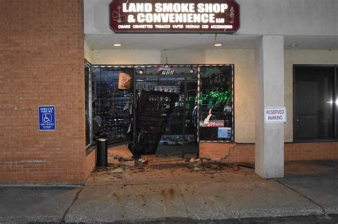 Police Investigating Smash Grab Burglary At Southington Shop