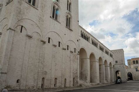 Der Heilige Nikolaus Und Seine Kirche In Bari Sirenen Heuler