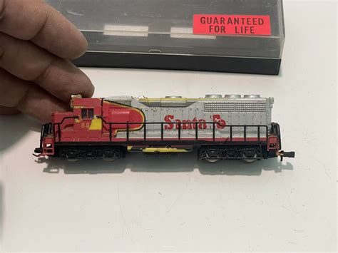 Bachmann Trains N Scale Model Train Santa Fe Powered Diesel Locomotive