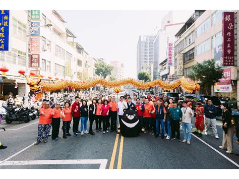 高雄過好年商圈活動起跑 陳其邁首發紅包、邀辦年貨 里報